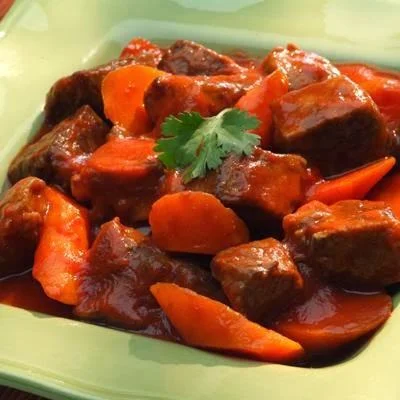 Thịt dê hầm cà rốt